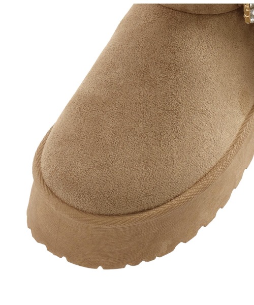 CHILLE(チル)の「スクエアビジュームートンブーツ(ブーツ・レディース・ブラック/ベージュ・L/LL/M/S)」の20枚目の写真