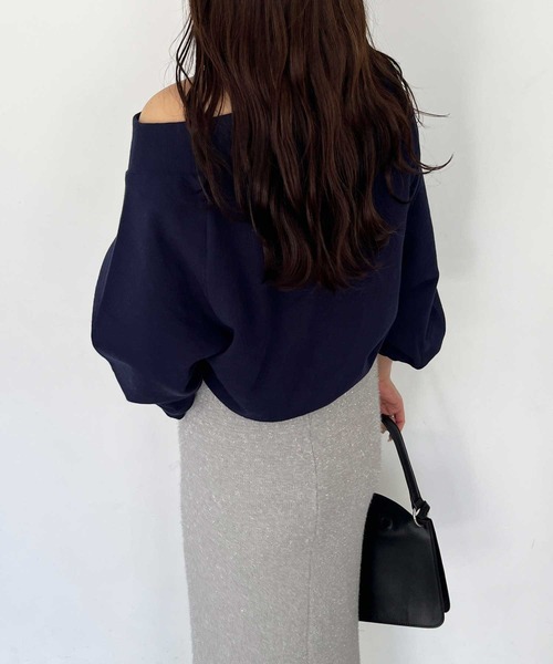 nelliy.(ネルリー)の「【新色追加/6色展開】ボリュームスリーブオフショルダ―スウェットトップス(スウェット・レディース・ブラック/杢グレー/ピンク/アイボリー/ネイビー/チャコールグレー・MEDIUM/LARGE)」の14枚目の写真