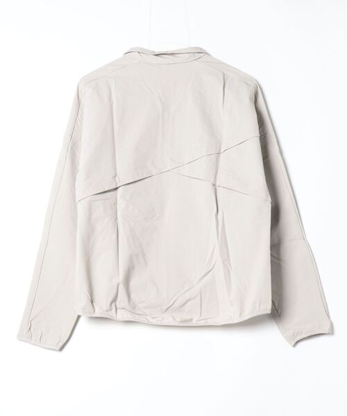 Reebok(リーボック)の「アクティブ スカイストレッチ ウーブントップ アノラック / ACTIV COLL SKYSTRETCH WOVEN ANORAK(ナイロンジャケット・メンズ・ダークブルー/ブラック/ストーン・LARGE/MEDIUM/SMALL/XX-LARGE/X-LARGE)」の17枚目の写真
