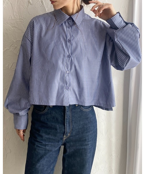 She's Closet（シーズクローゼット）の「レギュラーカラーボリュームスリーブタックショート丈長袖ストライプシャツ（シャツ/ブラウス・レディース・ブラック/ホワイト/ピンク/ネイビー・FREE）」の5枚目の写真
