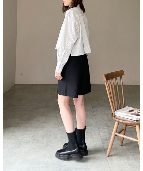 She's Closet（シーズクローゼット）の「レギュラーカラーボリュームスリーブタックショート丈長袖ストライプシャツ（シャツ/ブラウス・レディース・ブラック/ホワイト/ピンク/ネイビー・FREE）」の15枚目の写真