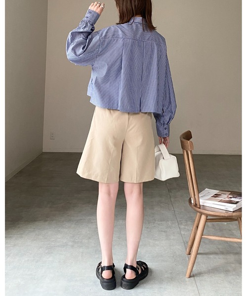 She's Closet（シーズクローゼット）の「レギュラーカラーボリュームスリーブタックショート丈長袖ストライプシャツ（シャツ/ブラウス・レディース・ブラック/ホワイト/ピンク/ネイビー・FREE）」の18枚目の写真