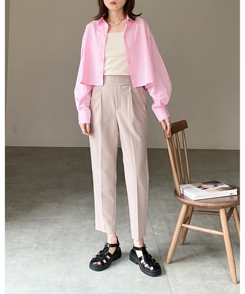 She's Closet（シーズクローゼット）の「レギュラーカラーボリュームスリーブタックショート丈長袖ストライプシャツ（シャツ/ブラウス・レディース・ブラック/ホワイト/ピンク/ネイビー・FREE）」の19枚目の写真
