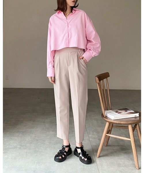 She's Closet（シーズクローゼット）の「レギュラーカラーボリュームスリーブタックショート丈長袖ストライプシャツ（シャツ/ブラウス・レディース・ブラック/ホワイト/ピンク/ネイビー・FREE）」の20枚目の写真
