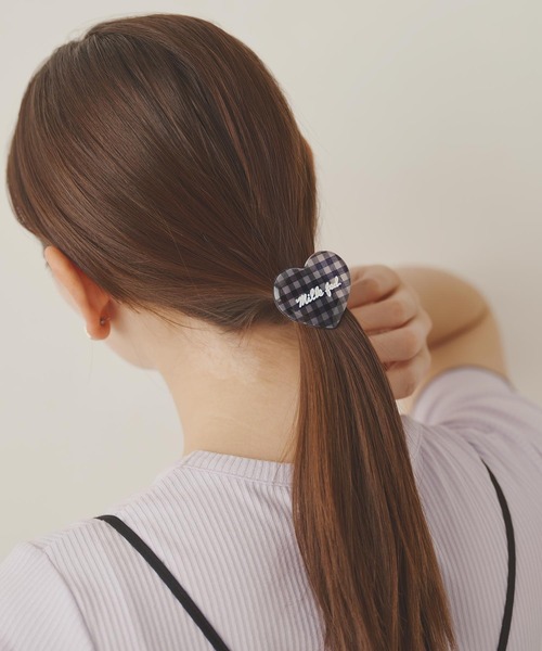 MILKFED.（ミルクフェド）の「GINGHAM HEART HAIR ELASTIC（ヘアゴム・レディース・ブラック/ライトブルー/レッド・ONE SIZE）」の6枚目の写真