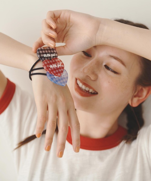 MILKFED.（ミルクフェド）の「GINGHAM HEART HAIR ELASTIC（ヘアゴム・レディース・ブラック/ライトブルー/レッド・ONE SIZE）」の4枚目の写真