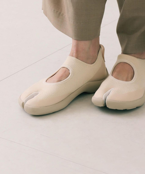 JOURNAL STANDARD（ジャーナルスタンダード）の「【Tabi/タビ】SANDAL：シューズ（その他シューズ・レディース・ブラック/ホワイト×ホワイト・36/37/38/39）」の2枚目の写真