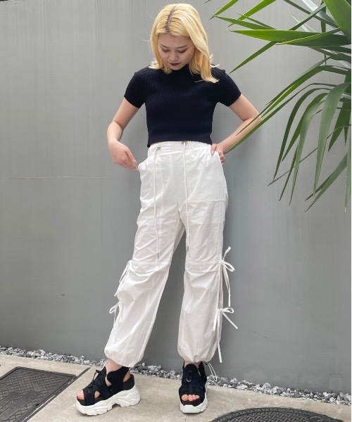 one way（ワンウェイ）の「サイドリボンカーゴパンツ（カーゴパンツ・レディース・ホワイト/ブルー/ブラック/ピンク/ベージュ・FREE）」の8枚目の写真