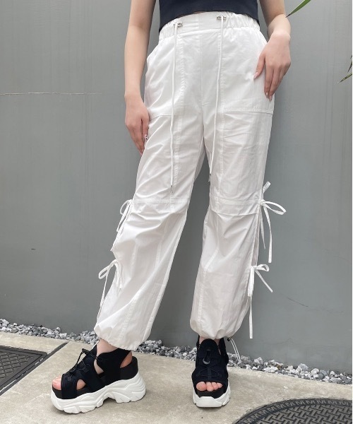 one way（ワンウェイ）の「サイドリボンカーゴパンツ（カーゴパンツ・レディース・ホワイト/ブルー/ブラック/ピンク/ベージュ・FREE）」の9枚目の写真