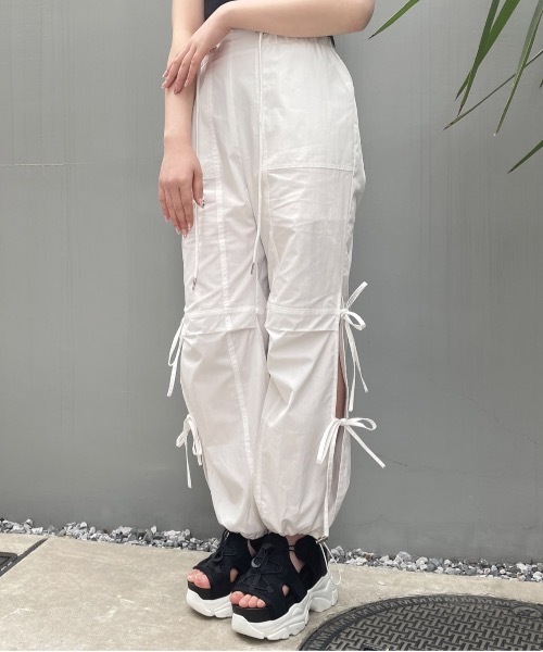one way（ワンウェイ）の「サイドリボンカーゴパンツ（カーゴパンツ・レディース・ホワイト/ブルー/ブラック/ピンク/ベージュ・FREE）」の10枚目の写真
