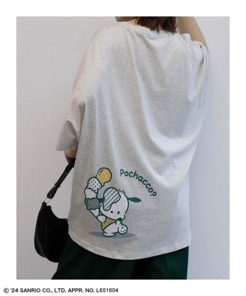 sanrio(サンリオ)の「【綿100%】Sanrio characters ドルマンバックプリントTシャツ(Tシャツ/カットソー・レディース・チャコールグレー/ライトグリーン/ブルー系その他/オートミール・フリー)」の1枚目の写真