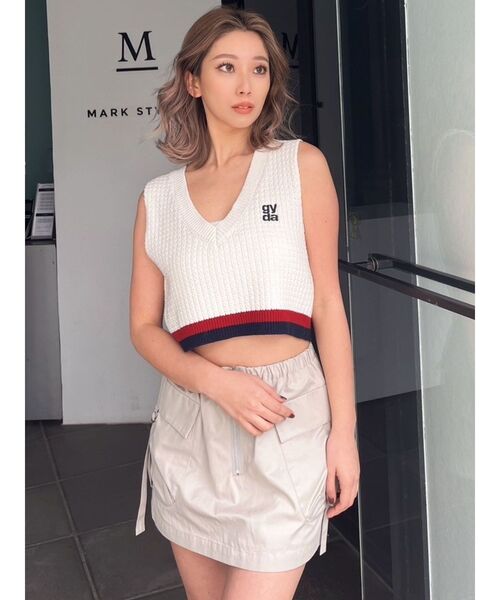 GYDA（ジェイダ）の「カーゴポケットスカートライクショートパンツ（カーゴパンツ・レディース・ブラック/アイボリー・FREE）」の11枚目の写真