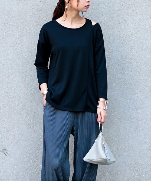 and it_(アンドイット)の「ショルダースリットカットソー(Tシャツ/カットソー・レディース・ブラック/オフホワイト/ヘザーチャコール/ブラウン/モカ・M-L)」の7枚目の写真