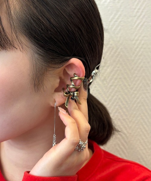 LOVE BY e.m. （ラブバイイーエム）の「リボンレースアップイヤーカフ