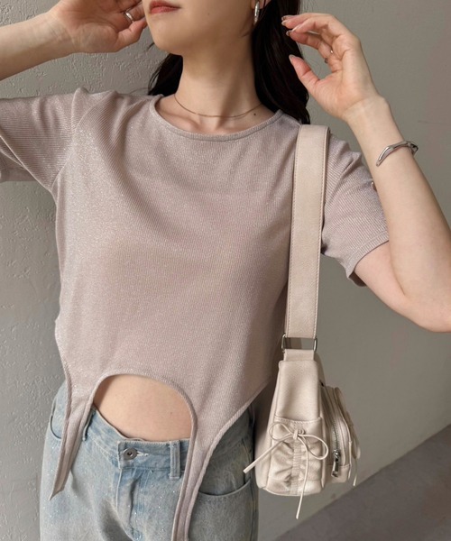 one after another NICE CLAUP(ワンアフターアナザーナイスクラップ)の「ガーターデザイントップス(Tシャツ/カットソー・レディース・アイボリー/ベージュ系その他/チャコールグレー・FREE)」の3枚目の写真