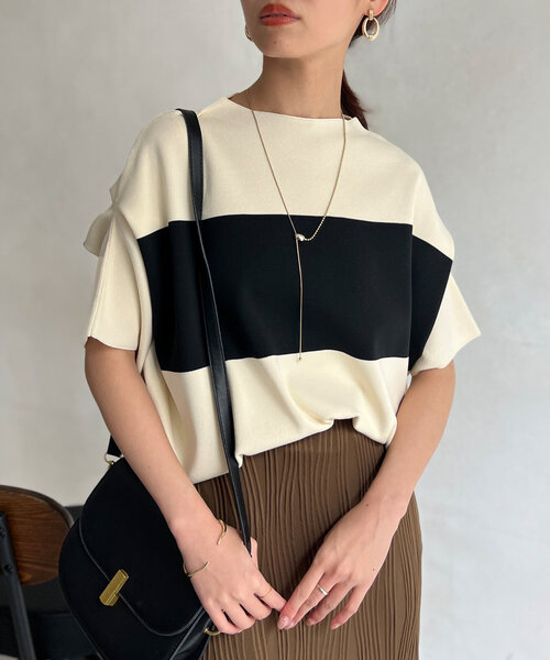 Chez toi(シェトワ)の「バイカラー軽量アップスリーブプルオーバー(ニット/セーター・レディース・ネイビー/アイボリー/グレー・FREE)」の11枚目の写真