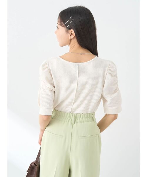 earth music&ecology(アースミュージックアンドエコロジー)の「ぽこぽこパワショルプルオーバー(Tシャツ/カットソー・レディース・アイボリー/ブルー/ブラウン/ブラック・FREE)」の5枚目の写真