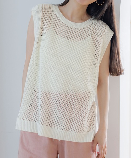 coca（coca）（コカ）の「クロスチェーンニットジレ（ベスト・レディース・ブラック/アイボリー/ライトベージュ/ブラウン/ベージュ・M/L/S）」の2枚目の写真