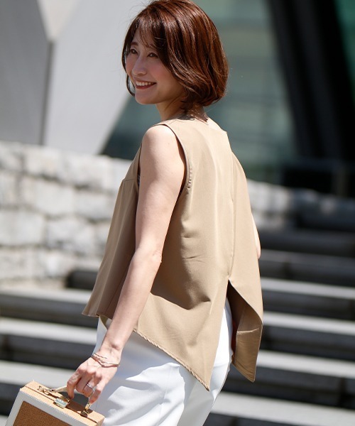 Ehre style(エーレスタイル)の「お洒落は背中から!大人の拘りバックスリットタンクトップ(Tシャツ/カットソー・レディース・ホワイト/ブラウン/ブラック・FREE)」の3枚目の写真