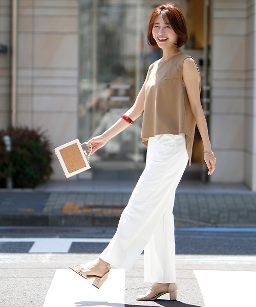 Ehre style(エーレスタイル)の「お洒落は背中から!大人の拘りバックスリットタンクトップ(Tシャツ/カットソー・レディース・ホワイト/ブラウン/ブラック・FREE)」の18枚目の写真
