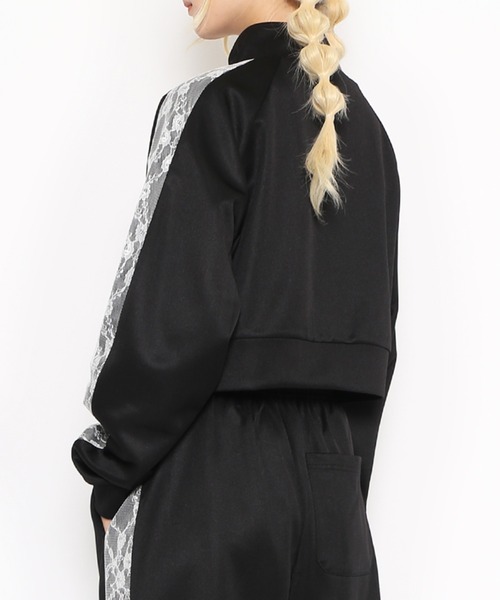 PUNYUS（プニュズ）の「レースラインクロップドトラックジャケット（ジャージ・レディース・ワイン/ブラック/ブルー/グレー・1/2/3/4）」の21枚目の写真