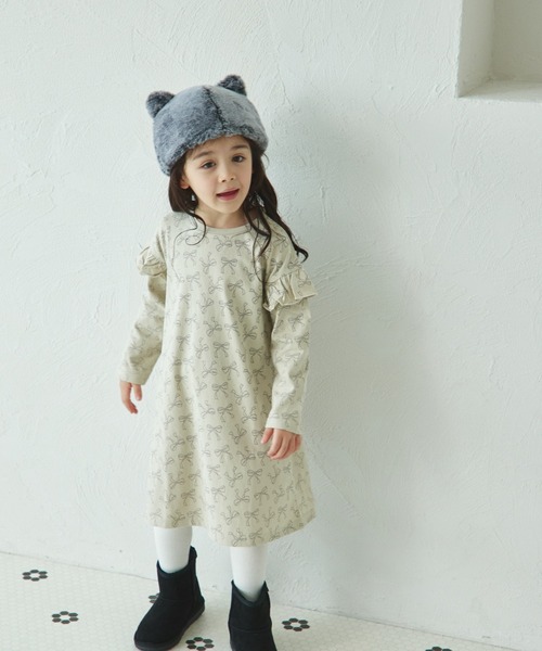 pairmanon(ペアマノン)の「総柄 肩フリル 長袖 ワンピース(ワンピース・キッズ・ブラック系その他2/ベージュ系その他/ベージュ系その他2/ブラック系その他・100/120/150/130/140/110/90)」の4枚目の写真