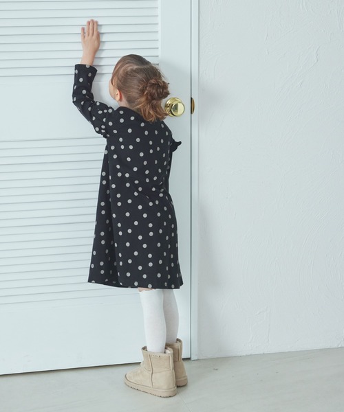 pairmanon(ペアマノン)の「総柄 肩フリル 長袖 ワンピース(ワンピース・キッズ・ブラック系その他2/ベージュ系その他/ベージュ系その他2/ブラック系その他・100/120/150/130/140/110/90)」の7枚目の写真