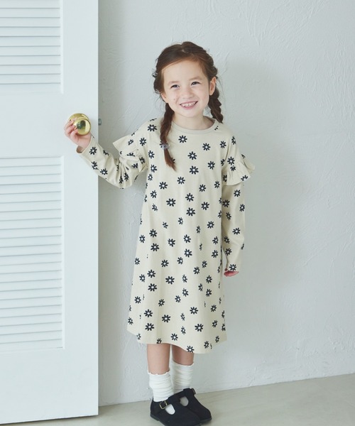 pairmanon(ペアマノン)の「総柄 肩フリル 長袖 ワンピース(ワンピース・キッズ・ブラック系その他2/ベージュ系その他/ベージュ系その他2/ブラック系その他・100/120/150/130/140/110/90)」の16枚目の写真