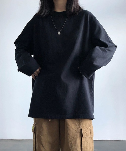 Pittok(ピットク)の「オーバーサイズ無地柄 長袖ロンT(Tシャツ/カットソー・レディース・ホワイト/ブラック・MEDIUM)」の2枚目の写真