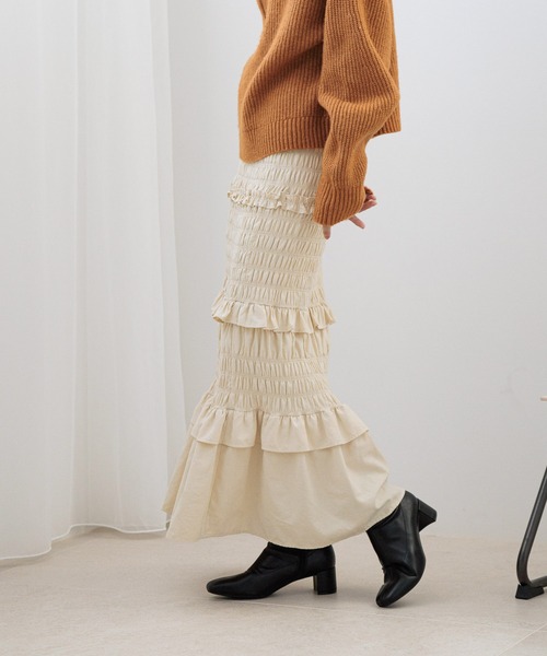 LOWRYS FARM（ローリーズファーム）の「フリルシャーリングスカート 202396（スカート・レディース・アイボリー/ブラック/ブルー・FREE）」の2枚目の写真