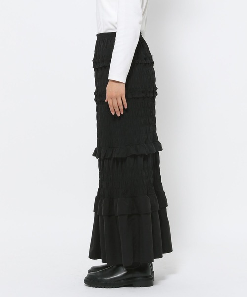 LOWRYS FARM（ローリーズファーム）の「フリルシャーリングスカート 202396（スカート・レディース・アイボリー/ブラック/ブルー・FREE）」の5枚目の写真