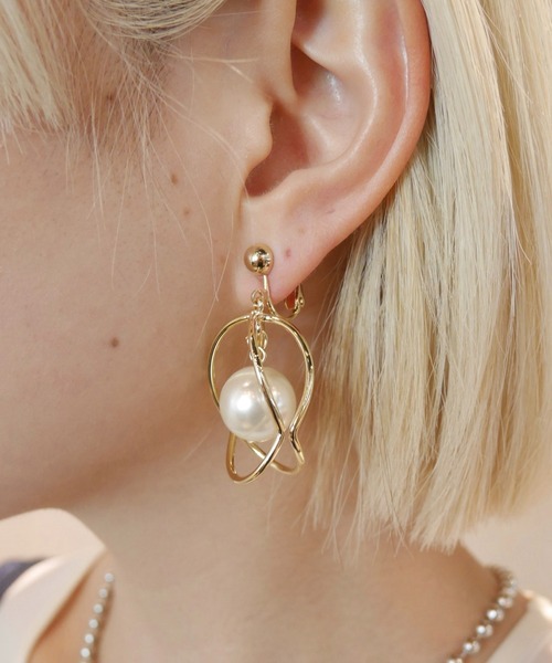 amplis(アンプリス)の「サークルパールイヤリング/lots earring(イヤリング・レディース・シルバー/ゴールド・FREE)」の2枚目の写真