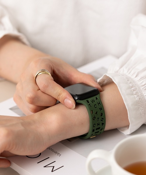 emonique(エモニーク)の「スマートウォッチバンド Apple Watch バンド シリコン製【38/40/41/42/44/45/49mm対応】(デジタル腕時計・メンズ・ブラック/グリーン/ホワイト/イエロー・38/42)」の10枚目の写真