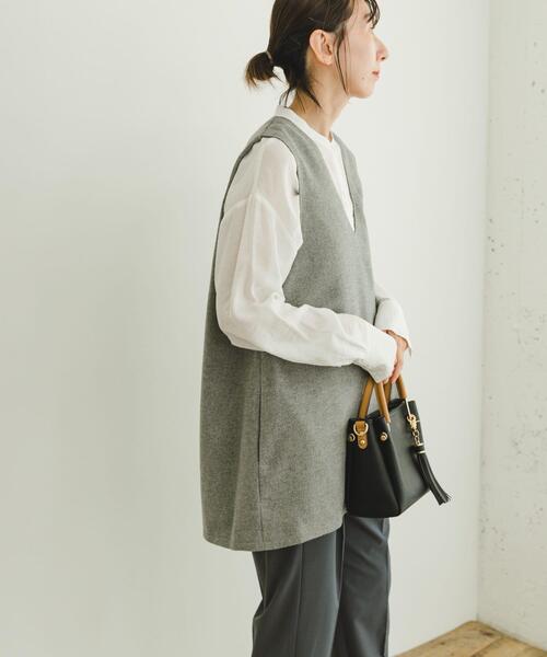 ITEMS URBANRESEARCH(アイテムズ アーバンリサーチ)の「Vネックジレ(シャツ/ブラウス・レディース・チャコールグレー/グレー/ブラウン・FREE)」の9枚目の写真