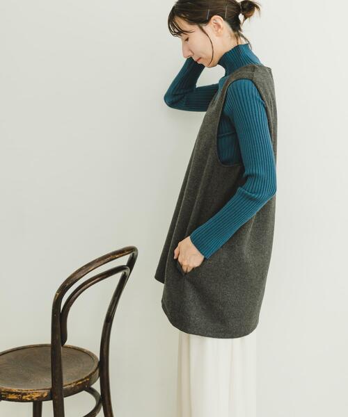 ITEMS URBANRESEARCH(アイテムズ アーバンリサーチ)の「Vネックジレ(シャツ/ブラウス・レディース・チャコールグレー/グレー/ブラウン・FREE)」の16枚目の写真