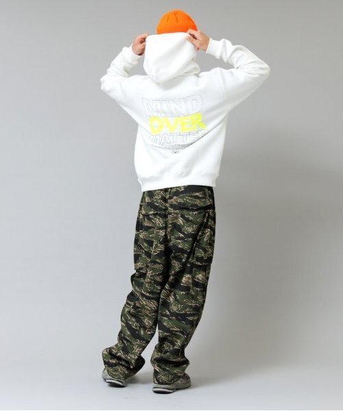 GLAZOS（グラソス）の「【大人向けサイズあり】【あったか】裏起毛・バックリフレクタープリントパーカー（パーカー・キッズ・ブラック/ホワイト・M/S/LL/L）」の3枚目の写真