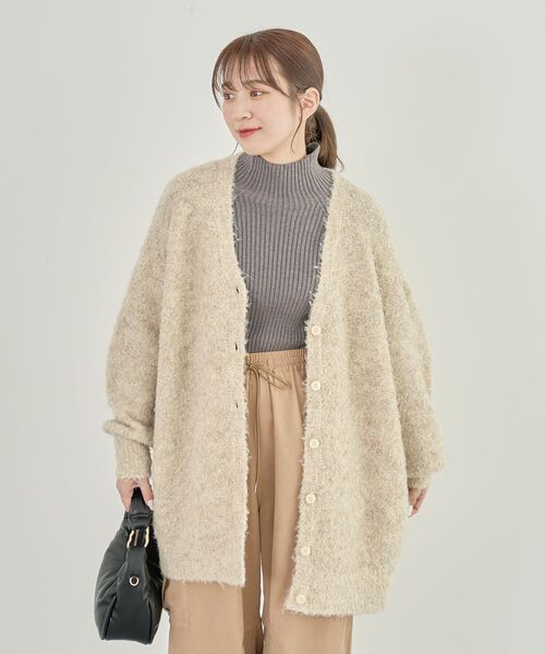 Green　Parks（グリーンパークス）の「ブークレーVネックミディ丈カーディガン（カーディガン/ボレロ・レディース・ベージュ/グレー/ブルー・FREE）」の22枚目の写真