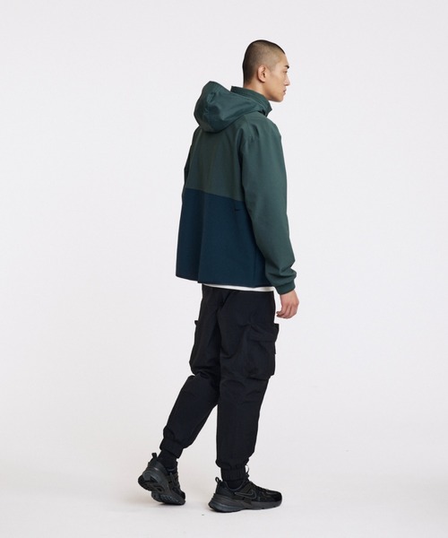 NIKE(ナイキ)の「ナイキ V2K ラン GORE-TEX ウィメンズ 防水 シューズ / Nike V2K Run GORE-TEX Women's Waterproof Shoes FZ2622-001 Black(スニーカー・レディース・ブラック・22/25/25.5/26/24/23/22.5/23.5/24.5)」の16枚目の写真