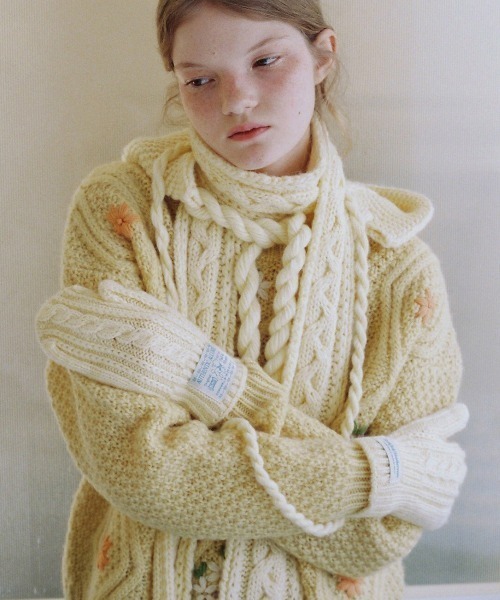 ROCKFISH WEATHERWEAR（ロックフィッシュウェザーウェア）の「CABLE KNIT MITTENS（手袋・レディース・アイボリー/ラベンダー/ライトイエロー/ブルー/レッド/グリーン・FREE）」の13枚目の写真