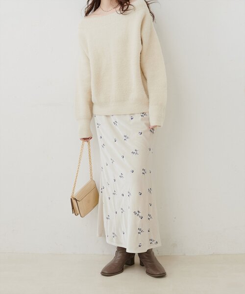 natural couture（ナチュラルクチュール）の「ベロア刺繍マーメイドスカート（スカート・レディース・ブラウン/グレー/アイボリー・FREE）」の8枚目の写真