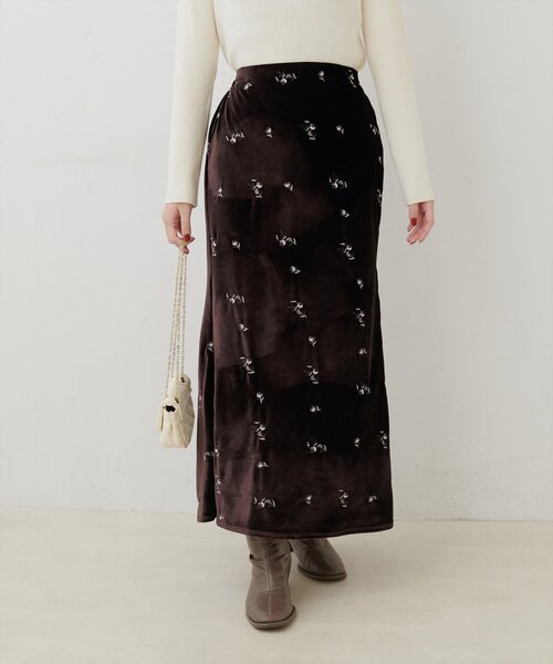 natural couture（ナチュラルクチュール）の「ベロア刺繍マーメイドスカート（スカート・レディース・ブラウン/グレー/アイボリー・FREE）」の19枚目の写真