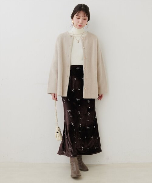 natural couture（ナチュラルクチュール）の「ベロア刺繍マーメイドスカート（スカート・レディース・ブラウン/グレー/アイボリー・FREE）」の13枚目の写真