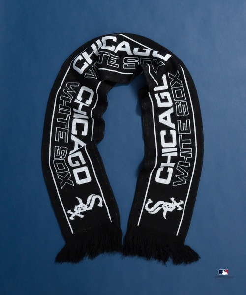 Perushu（ペルーシュ）の「Perushu × MLB ジャガードニットマフラー（マフラー・メンズ・ネイビー/レッド/ブラック・FREE）」の2枚目の写真