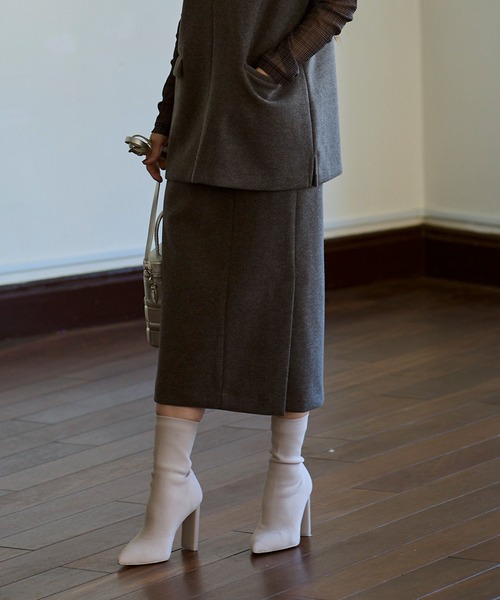 Sirin(シリン)の「≪セットアップ可≫ 圧縮ウールライクIラインスカート【2サイズ展開】(スカート・レディース・ダークグレー/ベージュ/ミント/インディゴブルー・X-SMALL/SMALL)」の2枚目の写真