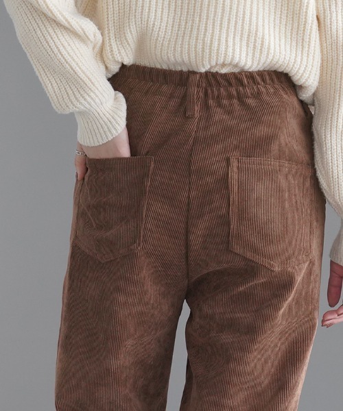 HUG.U(ハグユー)の「すっきり見えコーデュロイパンツ(その他パンツ・レディース・グレイッシュベージュ/ブラック/カーキ/ブラウン・L/M/S/LL)」の8枚目の写真