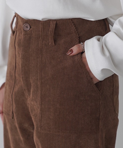 HUG.U(ハグユー)の「すっきり見えコーデュロイパンツ(その他パンツ・レディース・グレイッシュベージュ/ブラック/カーキ/ブラウン・L/M/S/LL)」の21枚目の写真