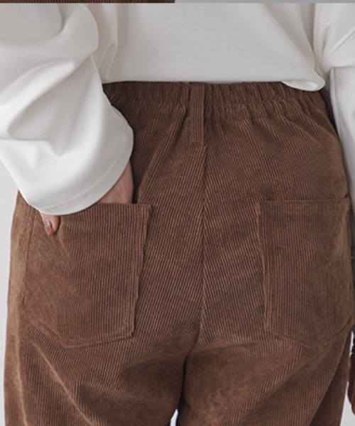 HUG.U(ハグユー)の「すっきり見えコーデュロイパンツ(その他パンツ・レディース・グレイッシュベージュ/ブラック/カーキ/ブラウン・L/M/S/LL)」の22枚目の写真