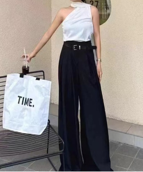 FINEnough(ファインナフ)の「ベルト付きタックプリーツワイドパンツ(その他パンツ・レディース・ネイビー/ワインレッド/チャコールグレー/ブラック・M/S)」の5枚目の写真