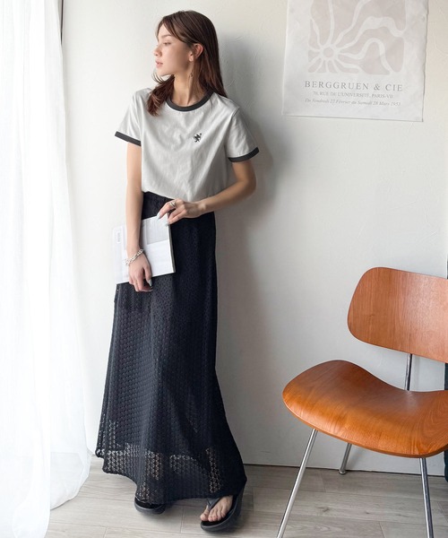 classicalelf(クラシカルエルフ)の「デイリースタイルをアップデート。オーガニックコットン混 綿100%胸刺繍リンガーTシャツ(Tシャツ/カットソー・レディース・スモークピンク/ホワイト/チャコール/ベージュ/ネイビー・X-LARGE/MEDIUM/LARGE/SMALL)」の13枚目の写真
