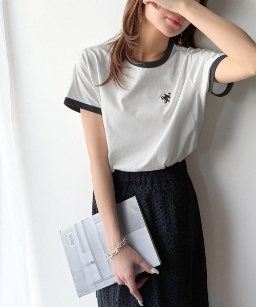 classicalelf(クラシカルエルフ)の「デイリースタイルをアップデート。オーガニックコットン混 綿100%胸刺繍リンガーTシャツ(Tシャツ/カットソー・レディース・スモークピンク/ホワイト/チャコール/ベージュ/ネイビー・X-LARGE/MEDIUM/LARGE/SMALL)」の12枚目の写真